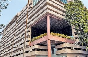 AMC ની બેદરકારી આવી સામે…. રોડ બન્યો ને તોડી પણ દીધો…..