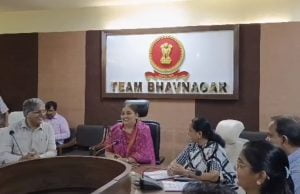 બિપરજોય વાવાઝોડાની તૈયારીને લઇ ભાવનગરમાં પ્રભારી મંત્રીના અધ્યક્ષસ્થાને યોજાઇ બેઠક ….