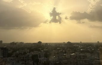 વાવાઝોડાના સંકટ વચ્ચે વાદળોએ શિવજીનું રુપ કર્યું ધારણ ….