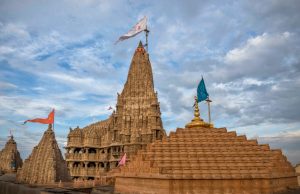 વાવાઝોડાના સંકટ વચ્ચે દ્વારકા મંદિર આ દિવસે રહેશે બંધ ….