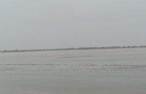 વાવાઝોડાને લીધે વરસાદ વરસતા નડાબેટના રણમાં પાણી ભરાયા…