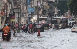 રાજ્યમાં વરસાદે ધમાલ મચાવી …. , વિવિધ જિલ્લામાં ધોધમાર વરસાદ … નીચાણવાળા વિસ્તારોમાં પાણી ઘુસ્યા …