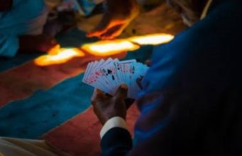 કાલોલ ઈન્દિરા નગર વિસ્તારમાં પોલીસે રેડ કરી જુગાર રમતા પાંચ જુગારીયા ઝડપ્યા…