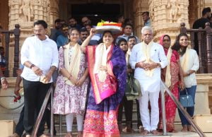 રાજ્યમંત્રી ભાનુબેન બાબરીયા અને મંત્રી ભીખુસિંહ પરમારે સોમનાથ મહાદેવના ચરણમાં શીશ ઝુંકાવ્યું …. , મુખ્યમંત્રી ભુપેન્દ્ર પટેલના દીર્ઘ આયુષ્યની કામના સાથે ધ્વજા પૂજા કરી…