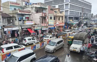 ડાકોરમાં ટ્રાફિક જામની સમસ્યાથી દર્શનાર્થે આવતા યાત્રાળુઓ ત્રસ્ત