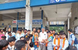 રાજકોટમાં ST બસની અનિયમિતતાને લઈને ABVP નું આવેદનપત્ર ….