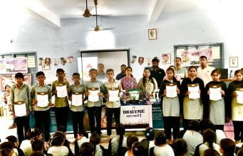 આણંદના અજરપુરા ગામે 10 વિદ્યાર્થીઓને દેશની અગ્રણી કંપનીએ આપી 25 હજારની સ્કોલરશીપ ….