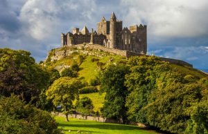 હાય હાય.. એવો તે કેવો દેશ જ્યાં રહેવા માટે સરકાર લાખો રૂપિયા આપે છે?