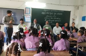 આણંદના હાડગુડ ગામે પ્રાથમિક શાળામાં ISRO ના નિવૃત્ત કર્મચારીની બાળકો સાથે કરી વાતચીત….