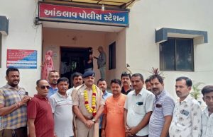 આંકલાવના PSI એમ.આર.વાળાનું ગૌ સેવા સંઘ દ્વારા સન્માન…