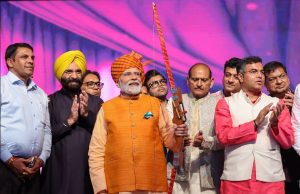 DUSSERA 2023 : દિલ્હીના દ્વારકામાં દશેરા કાર્યક્રમમાં PM મોદી રહ્યા હાજર , મોદીએ વિપક્ષી પાર્ટીઓ તરફ કર્યો ઈશારો… રાવણ સાથે દહન એ જાતિવાદ છે : PM મોદી