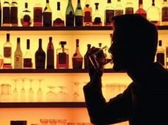 લો બોલો …. સુત્રાપાડા પંથકમાં અધિકારીએ બુટલેગર સામે પોલીસકર્મીને ખખડાવી દીધા