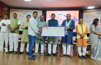 દાહોદ વહીવટી તંત્ર દ્વારા ભવ્ય વાઇબ્રન્ટ ગુજરાતનો કાર્યક્રમ યોજાયો
