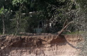 કાલોલની ગોમા નદીના સ્મશાન વિસ્તારમાં બેફામપણે થતું ગેરકાયદે રેતીખનન , સ્મશાનભૂમિને પણ ખોદી નાંખતા લોકોની લાગણી દુભાઈ