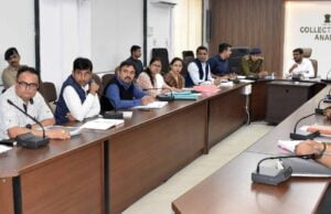 આણંદ ખાતે જિલ્લા કલેક્ટરની અધ્યક્ષતામાં રોડ સેફ્ટી કમિટીની બેઠક યોજાઈ