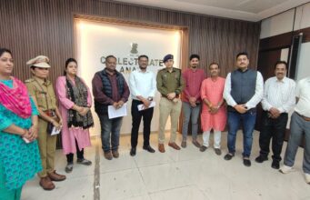 આણંદ ખાતે જિલ્લા પોલીસ સલાહકાર સમિતિની બેઠક યોજાઈ