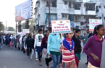 પેટલાદ ખાતે મતદાર જાગૃતિ રેલી યોજાઈ , કોલેજના વિદ્યાર્થીઓએ મતદારોને અચૂક મતદાન કરવાનો સંદેશ અપાયો ….