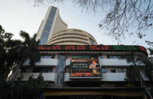 શેરબજારમાં રેકોર્ડ ઉછાળો ચાલુ, સેન્સેક્સ 327 પોઈન્ટ ઉછળ્યો, નિફ્ટી પહેલીવાર 25900ને પાર Record surge continues in the stock market Sensex jumped 327 points