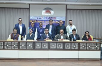 આણંદ કોમર્સ કોલેજમાં સ્કિલ ડેવલપમેન્ટના ભાગરૂપે મ્યુચ્યુઅલ ફંડ પર તાલીમ આપતા કાર્યક્રમનું સફળતા પૂર્વક આયોજન કરવામાં આવ્યું