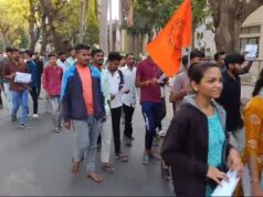 આણંદમાં ABVP નો વિરોધ: જનજાતી વિદ્યાર્થીઓની શિષ્યવૃત્તિ બંધ કરવાના નિર્ણય વિરુદ્ધ ઠેરઠેર પ્રદર્શન, પોલીસે કાર્યકરોને ડિટેન કર્યા