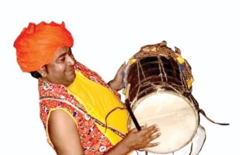 આણંદ હાઇસ્કૂલના શિક્ષક ડૉ. રાકેશ રાવતની ‘અતુલ્ય વારસો એવોર્ડ’માટે પસંદગી.