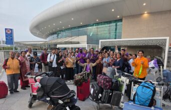 યુદ્ધ જેવી સ્થિતિ વચ્ચે ફસાયેલા 200 ગુજરાતીઓનો ‘પુનર્જન્મ’: BAPS મંદિર નડિઆદમાં ભાવુક દ્રશ્યો