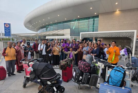 યુદ્ધ જેવી સ્થિતિ વચ્ચે ફસાયેલા 200 ગુજરાતીઓનો ‘પુનર્જન્મ’: BAPS મંદિર નડિઆદમાં ભાવુક દ્રશ્યો